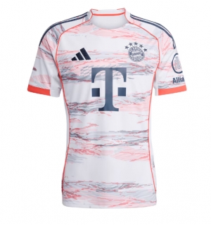 Bayern Munich Bortedrakt 2025-26 Kortermet