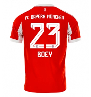 Bayern Munich Sacha Boey #23 Hjemmedrakt 2025-26 Kortermet