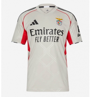 Benfica Bortedrakt 2025-26 Kortermet