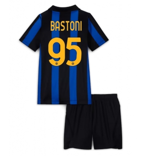 Inter Milan Alessandro Bastoni #95 Hjemmedraktsett Barn 2026-27 Kortermet (+ Korte bukser)