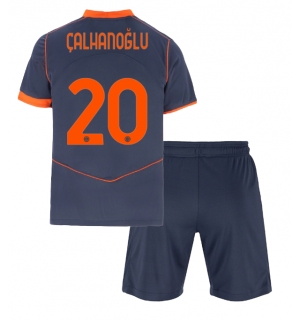 Inter Milan Hakan Calhanoglu #20 Tredjedraktsett Barn 2025-26 Kortermet (+ Korte bukser)