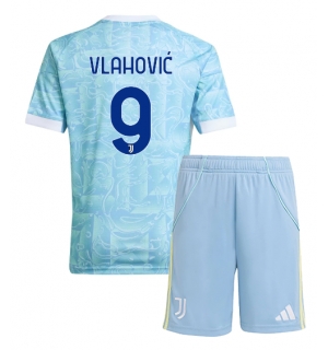 Juventus Dusan Vlahovic #9 Bortedraktsett Barn 2025-26 Kortermet (+ Korte bukser)