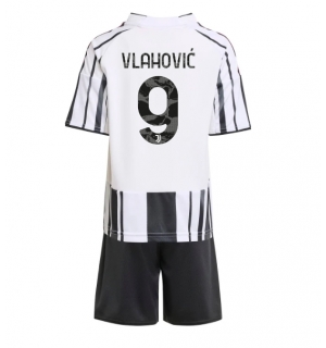 Juventus Dusan Vlahovic #9 Hjemmedraktsett Barn 2025-26 Kortermet (+ Korte bukser)