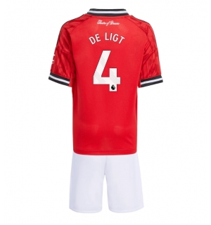 Manchester United Matthijs de Ligt #4 Hjemmedraktsett Barn 2025-26 Kortermet (+ Korte bukser)