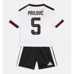 Tyskland Aleksandar Pavlovic #5 Hjemmedraktsett Barn VM 2026 Kortermet (+ Korte bukser)