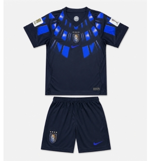 Uruguay Bortedraktsett Barn VM 2026 Kortermet (+ Korte bukser)