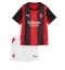 AC Milan Christopher Nkunku #18 Hjemmedraktsett Barn 2026-27 Kortermet (+ Korte bukser) AC Milan Christopher Nkunku #18 Hjemmedraktsett Barn 2026-27 Kortermet (+ Korte bukser)